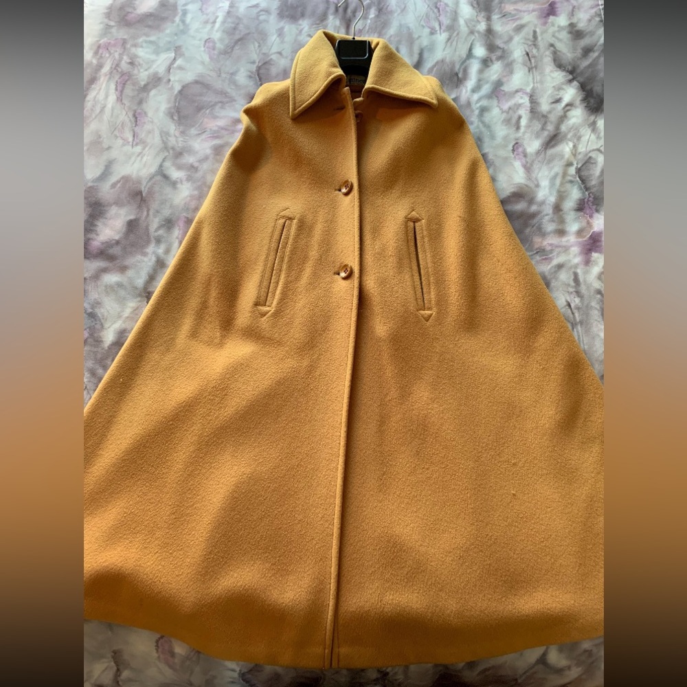 Elegant Tan Wool Women's Cape Coat - Picture 3 of 8